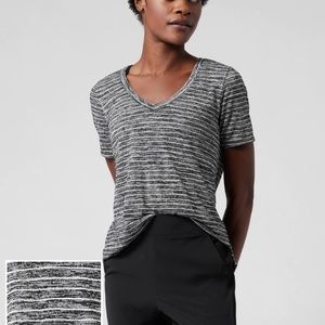 Athleta scooped neck striped breezy tee. XL, blue striped